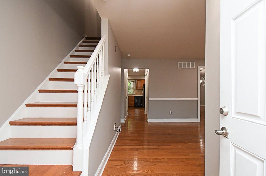 125 GOSHEN RD, SCHWENKSVILLE, PA 19473 — photo 4
