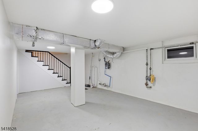 171 Renner Ave, Newark City, NJ 07112