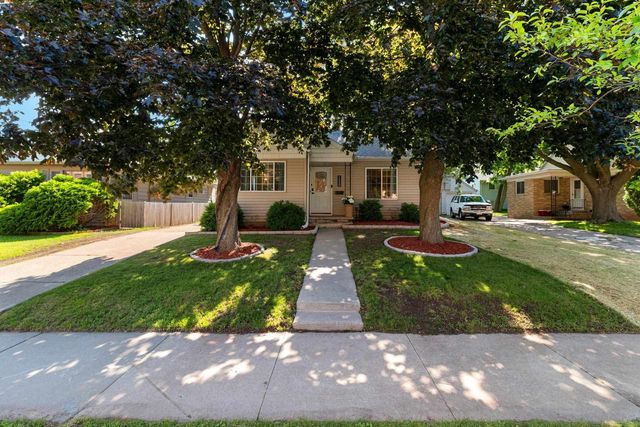 1550 DELAWARE STREET, Oshkosh, WI 54902