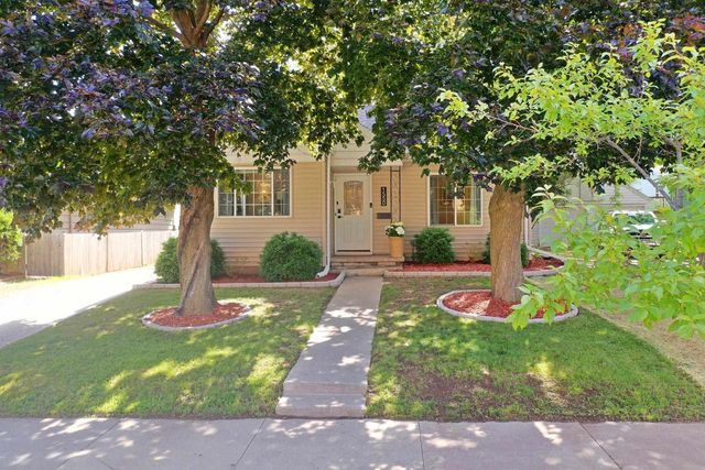 1550 DELAWARE STREET, Oshkosh, WI 54902