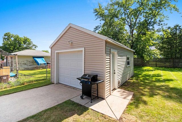 1550 DELAWARE STREET, Oshkosh, WI 54902