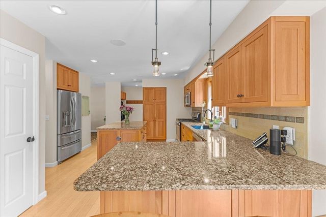 18 Fairview Drive, Essex Junction, VT 05452