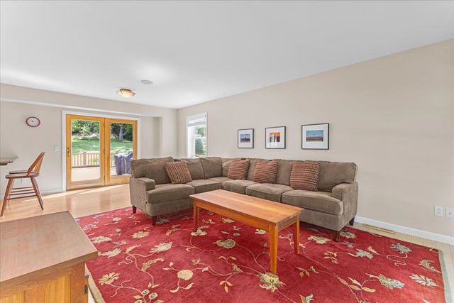 18 Fairview Drive, Essex Junction, VT 05452