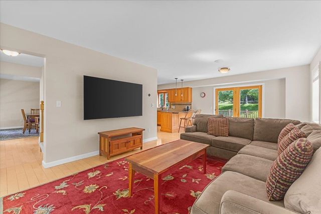 18 Fairview Drive, Essex Junction, VT 05452