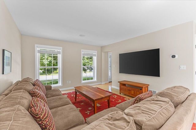18 Fairview Drive, Essex Junction, VT 05452