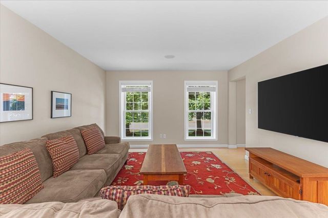 18 Fairview Drive, Essex Junction, VT 05452