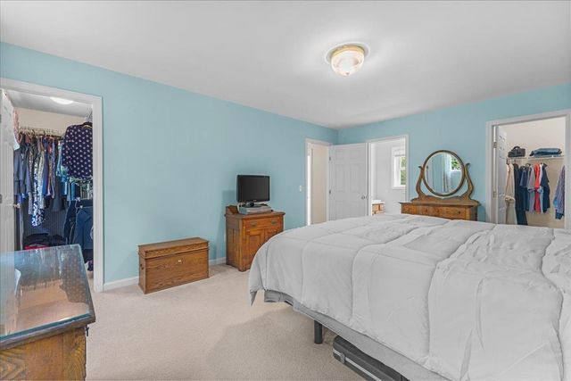 18 Fairview Drive, Essex Junction, VT 05452