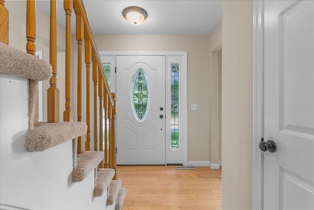 18 Fairview Drive, Essex Junction, VT 05452