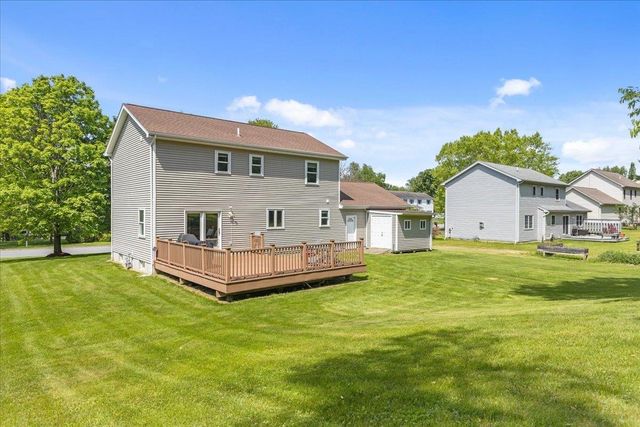 18 Fairview Drive, Essex Junction, VT 05452