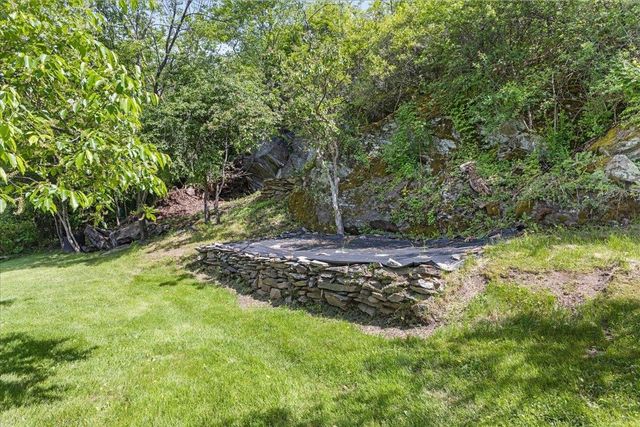 18 Fairview Drive, Essex Junction, VT 05452