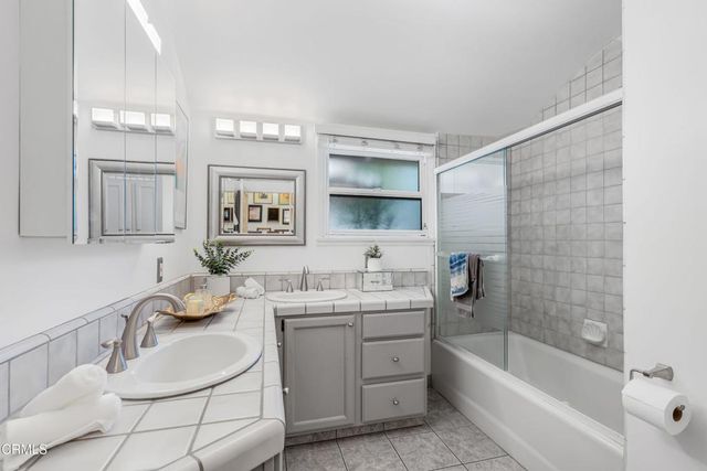 17448 Keswick Street, Northridge, CA 91325