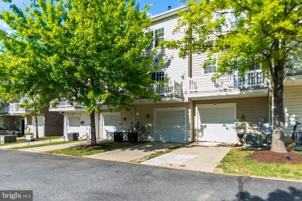 Image 11 of property listing at 710 GARRETT A MORGAN BLVD, Landover, MD 20785