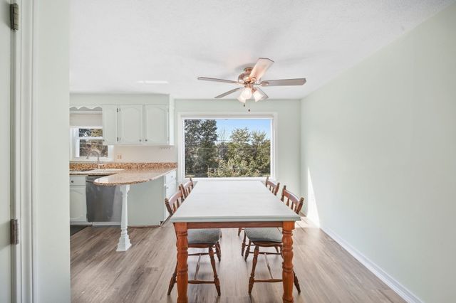 106 Park Ave W D5, Lowell, MA 01852
