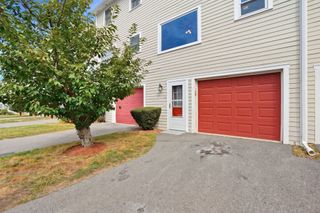106 Park Ave W D5, Lowell, MA 01852