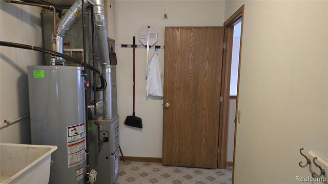 803 E Meyers Avenue, Hazel Park, MI 48030