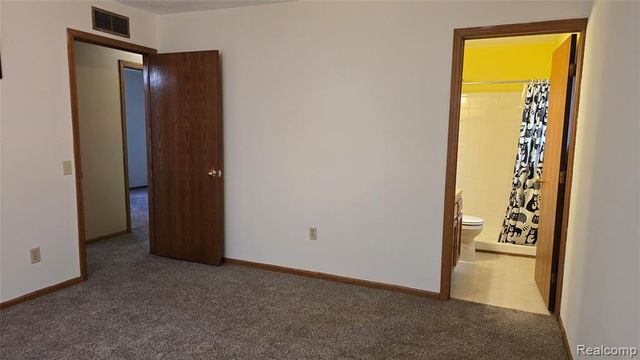 803 E Meyers Avenue, Hazel Park, MI 48030