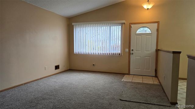 803 E Meyers Avenue, Hazel Park, MI 48030