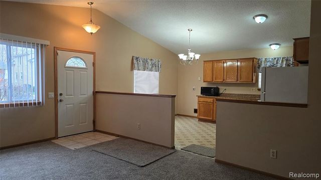 803 E Meyers Avenue, Hazel Park, MI 48030