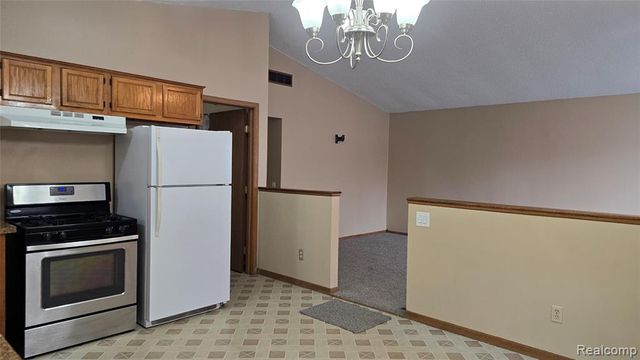 803 E Meyers Avenue, Hazel Park, MI 48030