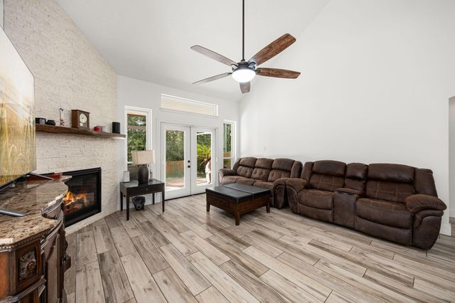 11411 Creekwood Hills Lane, Houston, TX 77070