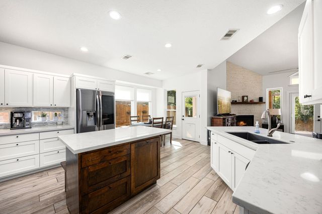 11411 Creekwood Hills Lane, Houston, TX 77070