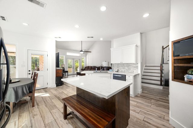 11411 Creekwood Hills Lane, Houston, TX 77070