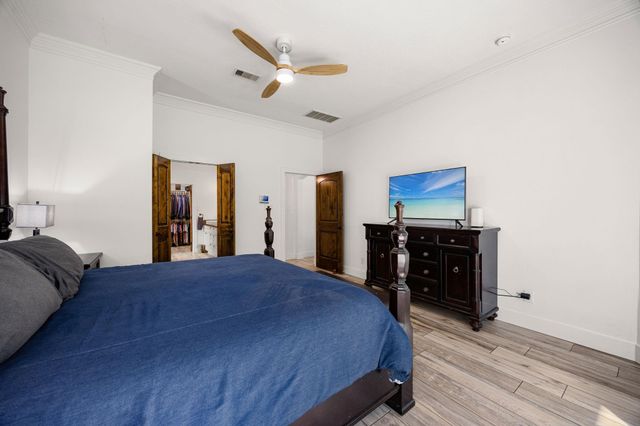 11411 Creekwood Hills Lane, Houston, TX 77070