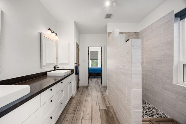 11411 Creekwood Hills Lane, Houston, TX 77070