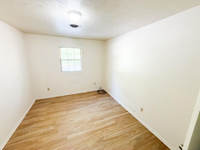 105 Loveless Lane, Somerset, KY 42503