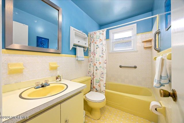410 N Huntington Avenue, Margate, NJ 08402