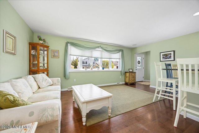 410 N Huntington Avenue, Margate, NJ 08402