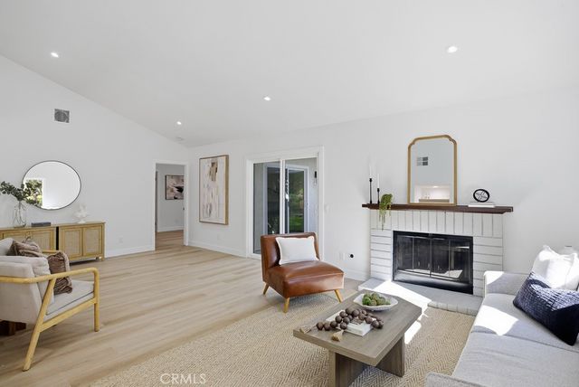 1069 Belleza Street, Camarillo, CA 93012