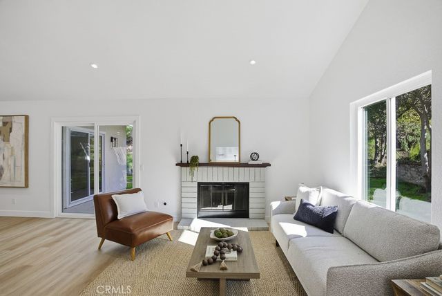 1069 Belleza Street, Camarillo, CA 93012