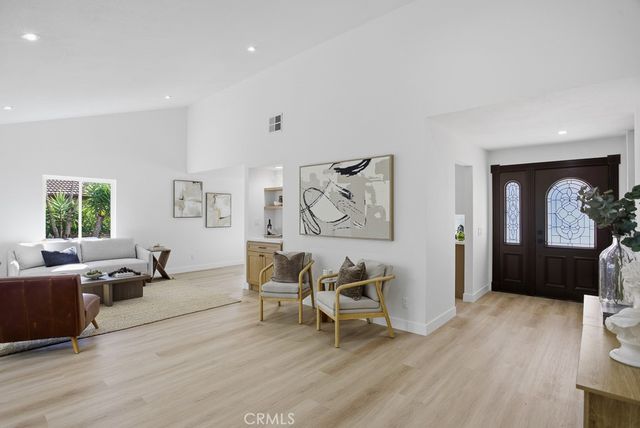 1069 Belleza Street, Camarillo, CA 93012