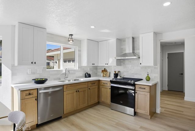 1069 Belleza Street, Camarillo, CA 93012