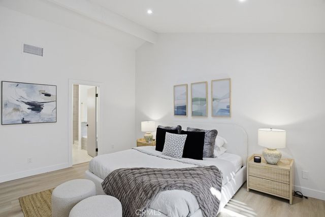 1069 Belleza Street, Camarillo, CA 93012