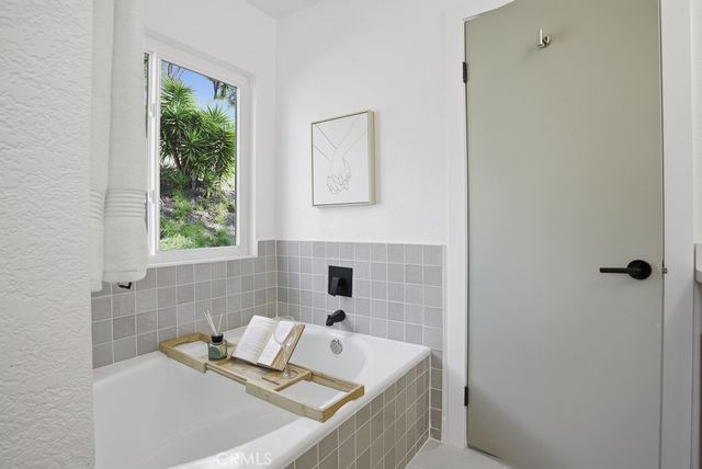 1069 Belleza Street, Camarillo, CA 93012