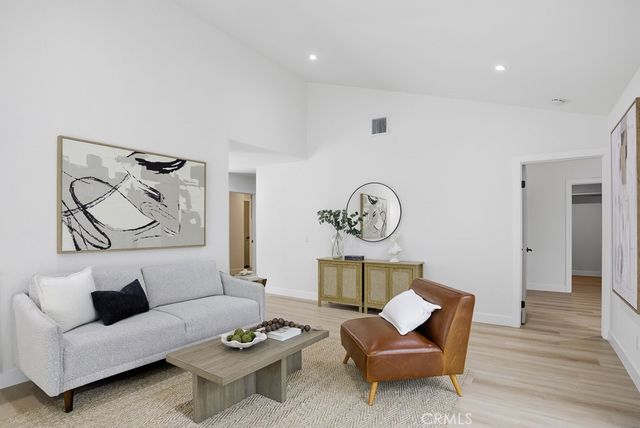 1069 Belleza Street, Camarillo, CA 93012