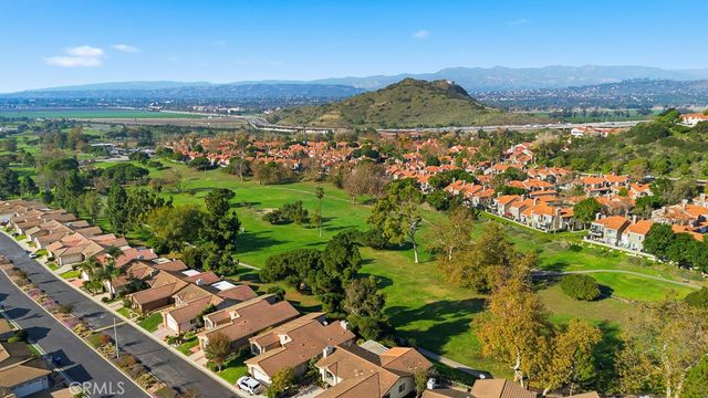 1069 Belleza Street, Camarillo, CA 93012