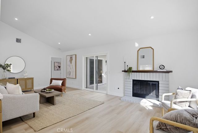 1069 Belleza Street, Camarillo, CA 93012