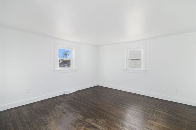 1609 West Main Road, Middletown, RI 02842