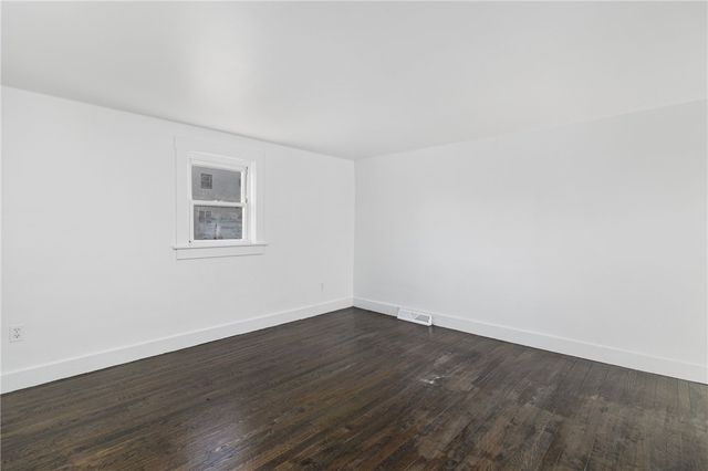 1609 West Main Road, Middletown, RI 02842