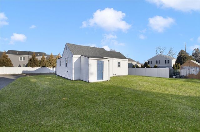 1609 West Main Road, Middletown, RI 02842