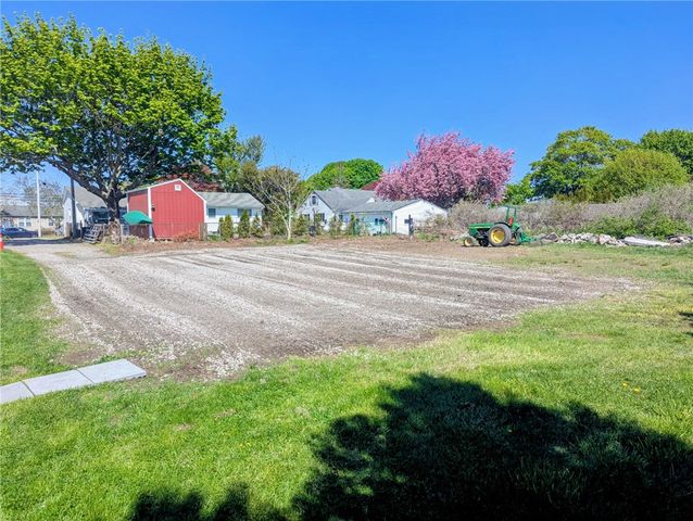1609 West Main Road, Middletown, RI 02842
