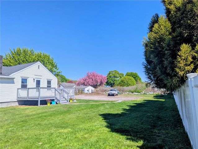 1609 West Main Road, Middletown, RI 02842