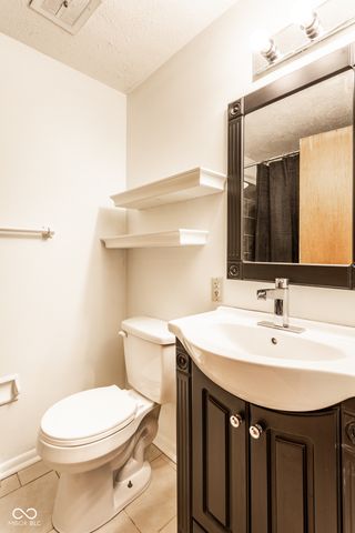 1929 E Us HWY 40, Clayton, IN 46118