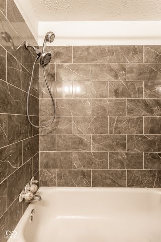 1929 E Us HWY 40, Clayton, IN 46118