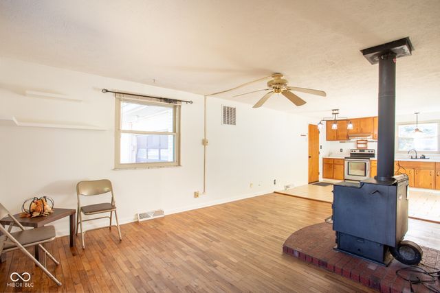 1929 E Us HWY 40, Clayton, IN 46118