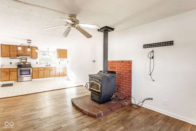 1929 E Us HWY 40, Clayton, IN 46118