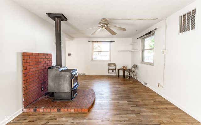 1929 E Us HWY 40, Clayton, IN 46118